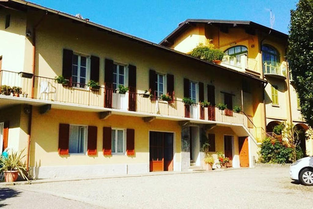 Apartment Piccolo Borgo Castelveccana Exterior photo
