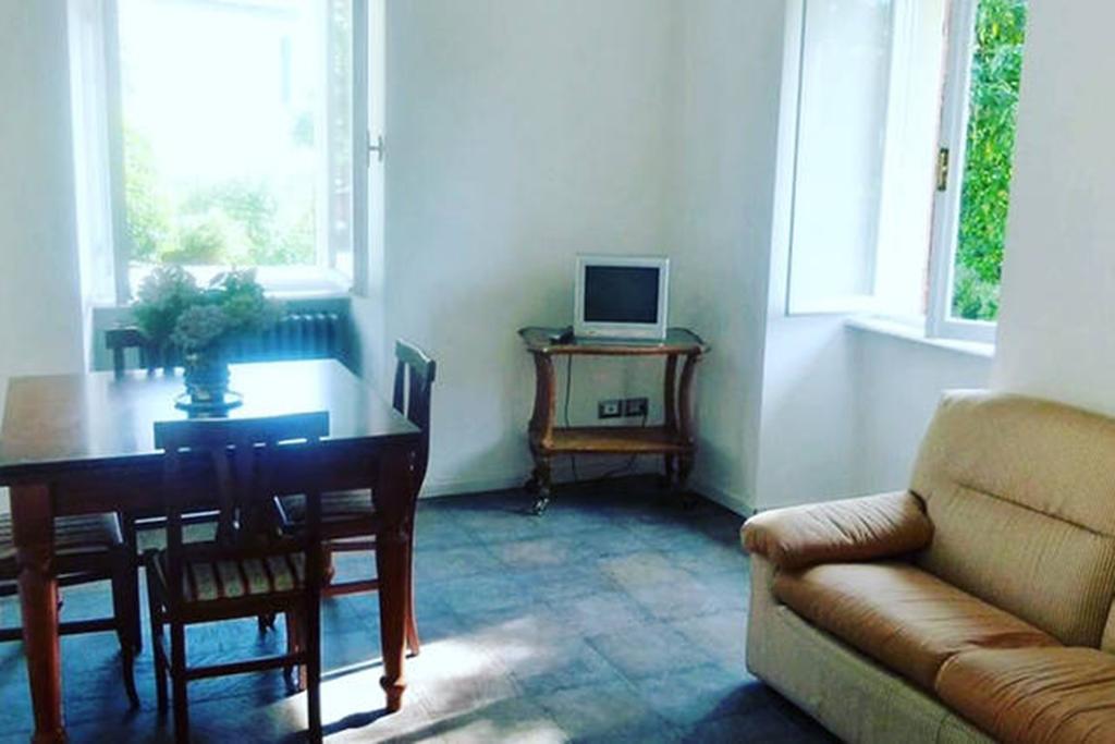 Apartment Piccolo Borgo Castelveccana Exterior photo